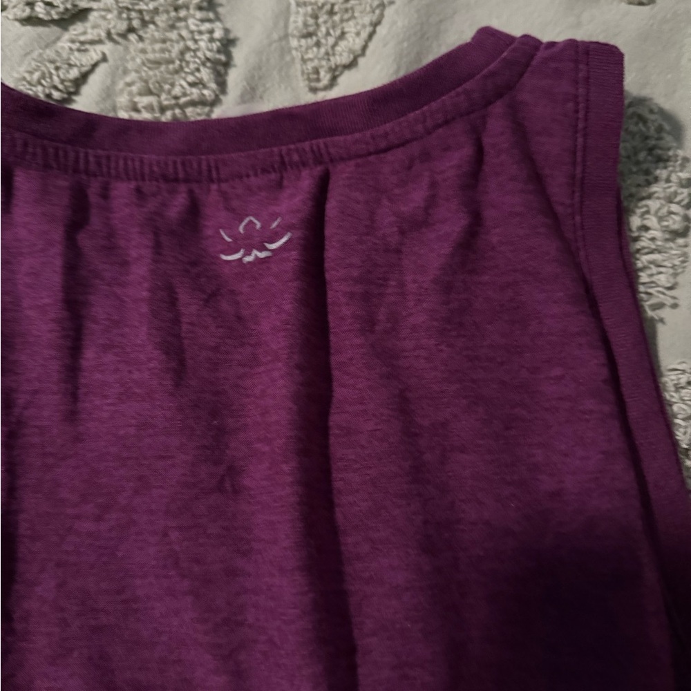 Beyond Yoga  Aubergine Featherweight Top - Picture 3 of 5